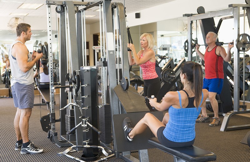 4 Personer I Fitness COLOURBOX1253733